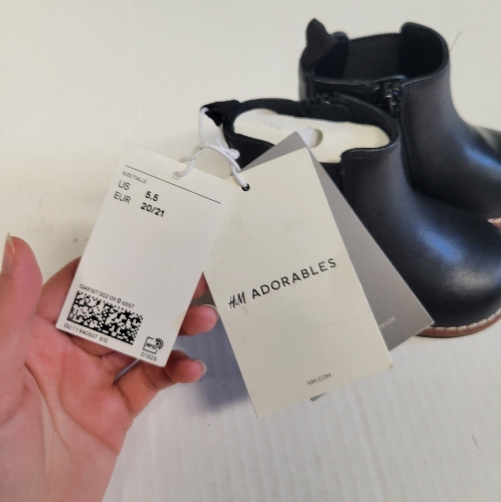 New H&M Baby Genuine Leather Chelsea Boots Black Size 5.5 - Picture 3 of 9